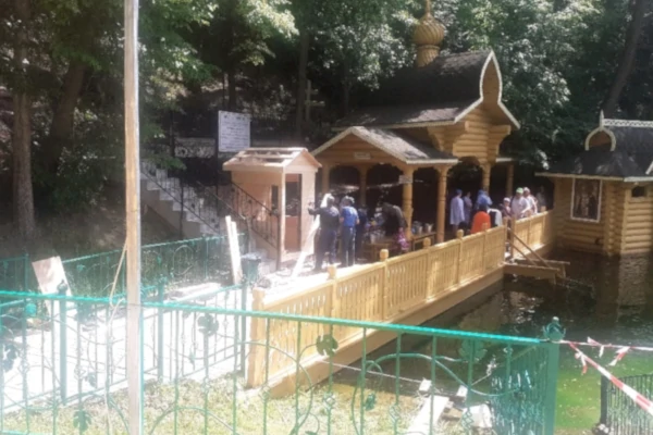 источник в поселке цыгановка