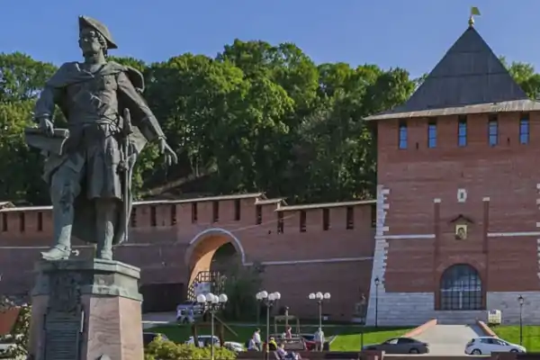 Памятник Петру 1